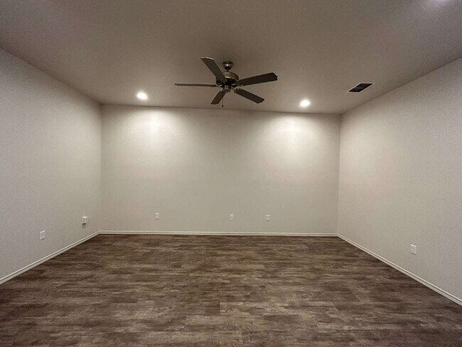 Photo - Beautiful Home Located In Stonewood Divisi...