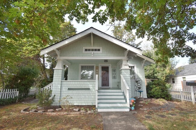 Beautiful Unique Home in Downtown Lebanon! - Beautiful Unique Home in Downtown Lebanon!