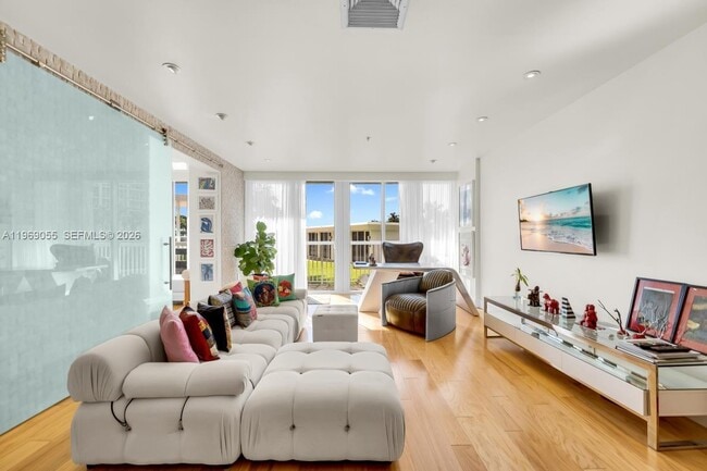 10275 Collins Ave Unit 102