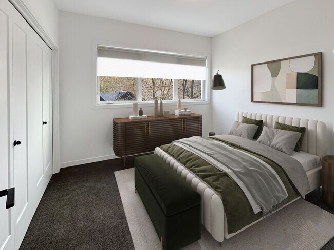 Photo - 119 B N 2nd St W