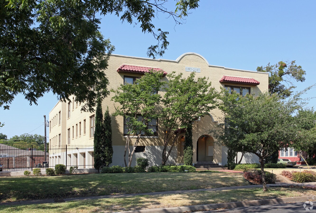 Photo - Kings-Court Apartments