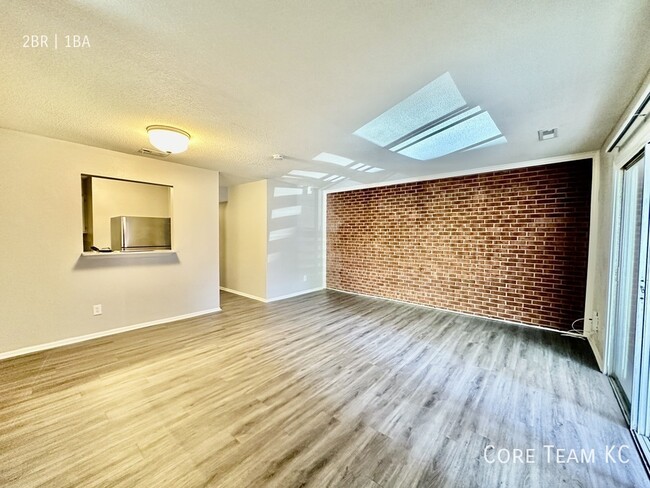 Midtown 2 Bedroom For Rent! - Midtown 2 Bedroom For Rent! Apartment Unit 3702-9