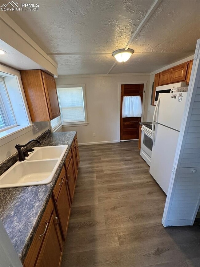 Photo - Centrally Located 1 Bedroom 1 Bathroom wit...