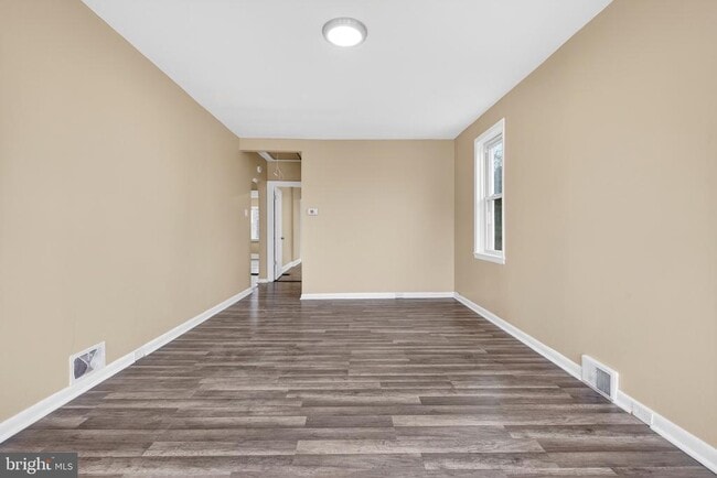 Photo - 541 Engard Ave