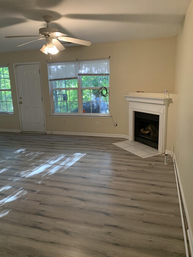 Photo - 5185 Hanover St