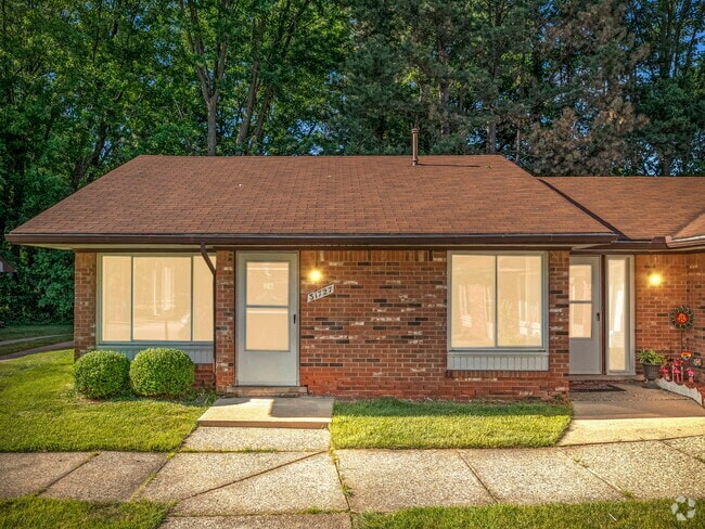 Building Photo - Masonic Estates Rental