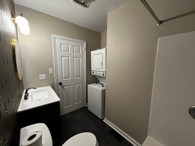 Baño - 1206 Delaware Ave Unidad 1