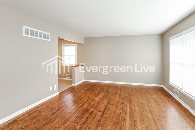 Photo - 6704 E 100th St