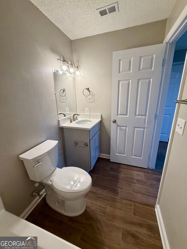 438 Admiral's Walk Dr