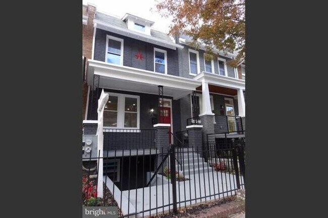 Photo - 3740 9th St NW