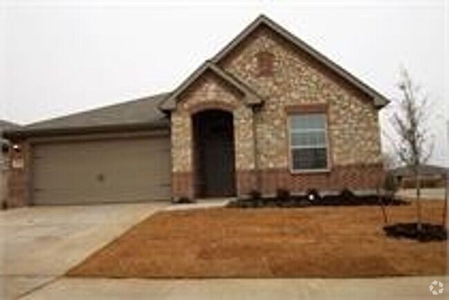 Building Photo - Wont last long Crowley ISD Rental