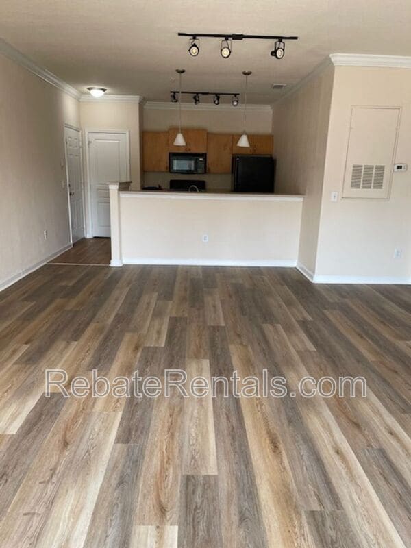 Photo - 8290 Gate Pkwy W Unit 720