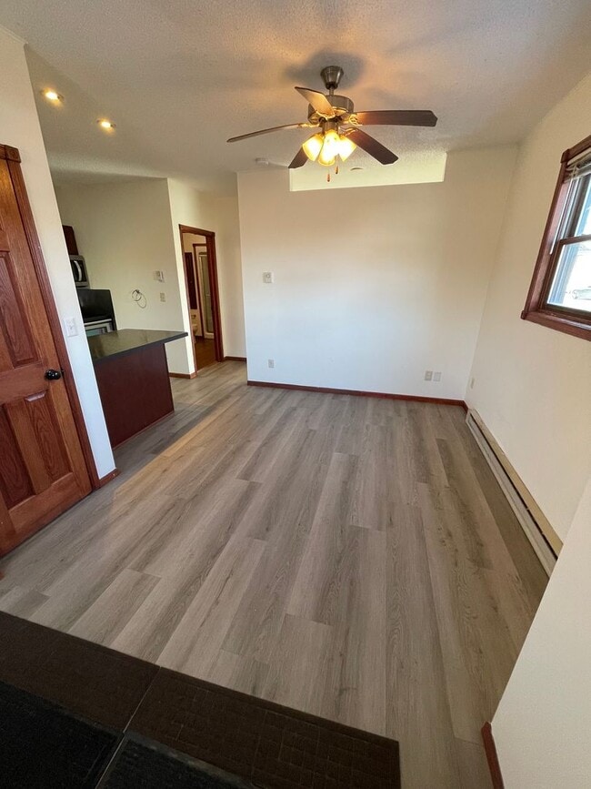 Photo - 1511-1513 Logan Ave Unidad 1511 Logan Ave