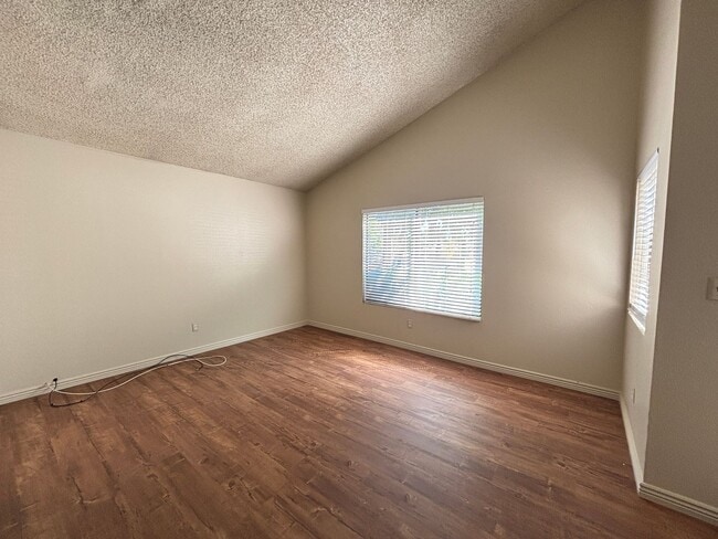 Photo - 43301 20th St W Unidad C