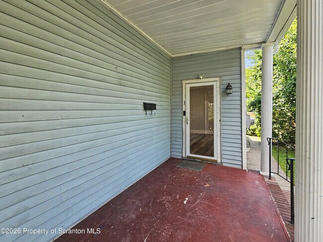 828 Cedar Ave