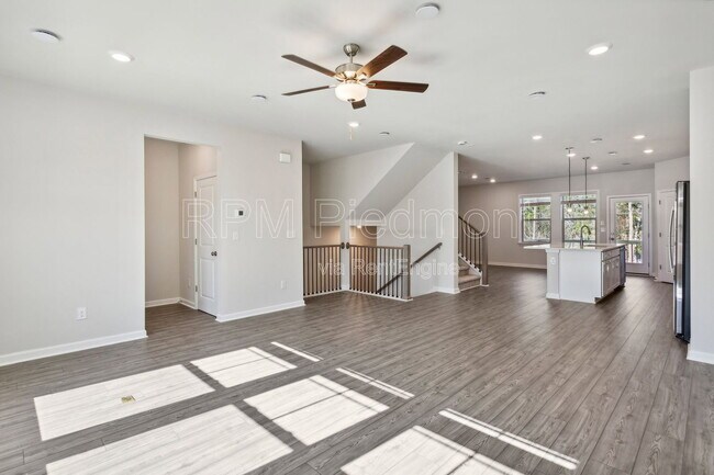 Photo - 1604 Halbrook Pl SW