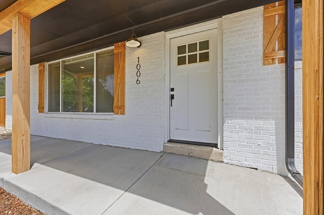 Photo - $2,595.95 - 3 Bed/2 Bath Home in Colorado Springs with Large backyard.