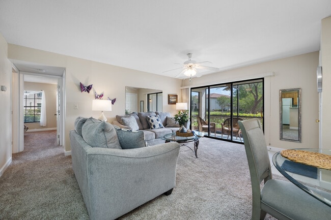 Photo - 3301 Crystal Ct E Unidad Condo 3301 D