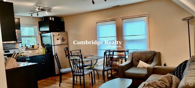 Building Photo - 54 Beacon St Unit 3 Rental