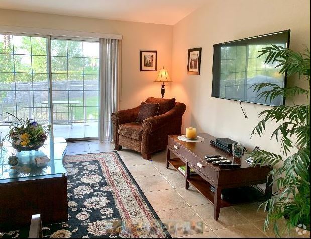 Building Photo - 500 S Farrell Dr Rental