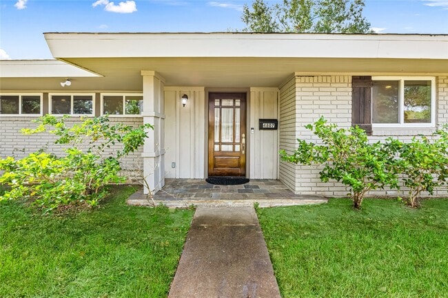 4807 Omeara Dr