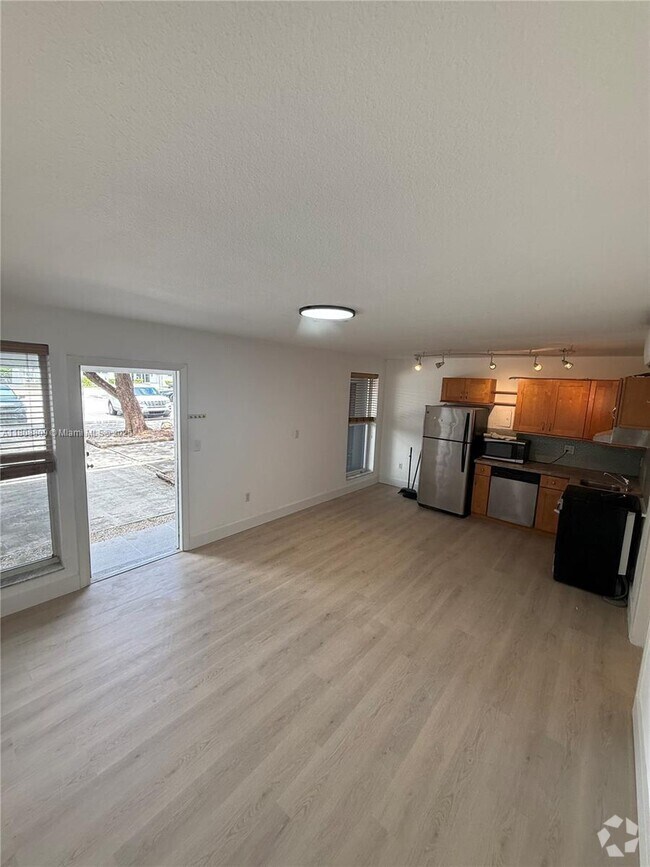 Building Photo - 3071 SW 27th Ave Unit 6 Rental