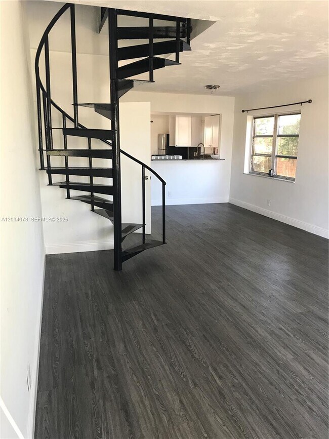 2444 SW 58th Manor