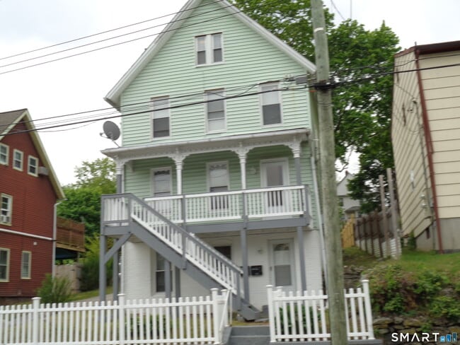 Building Photo - 92 Smith St