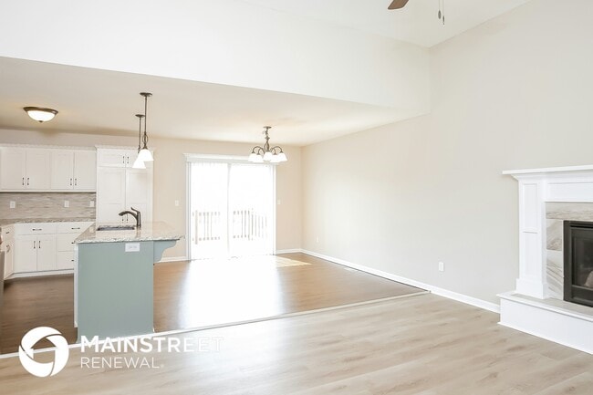 Photo - 1404 Silhouette Dr