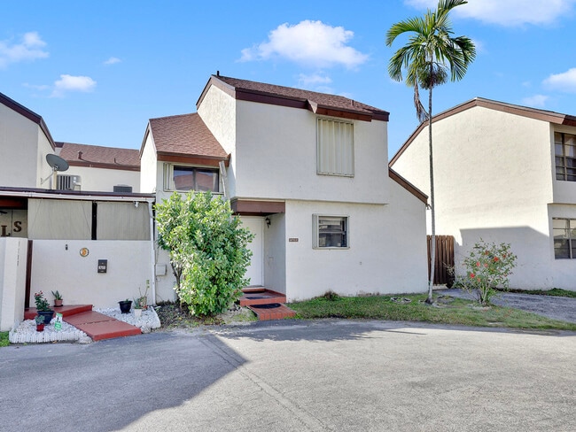 Building Photo - 9702 NW 5th Ln Unit 9702