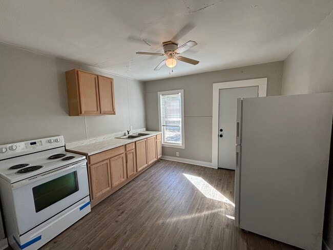Photo - 109 S Maple St Unit 2