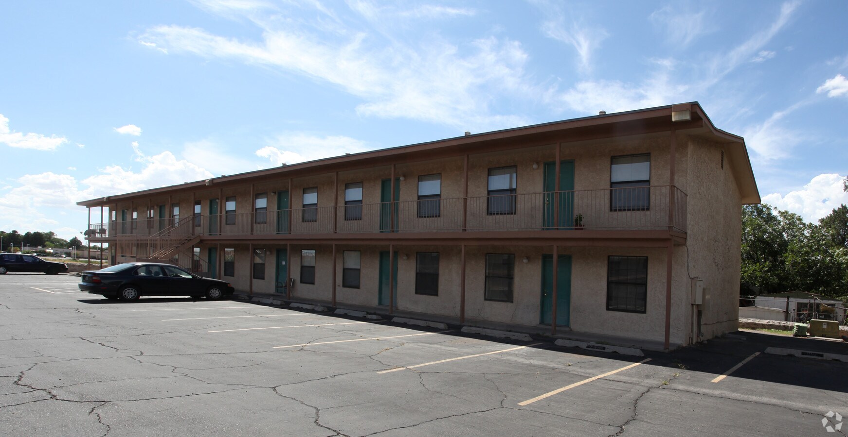 Single Tree Apartments - Single Tree Apartments