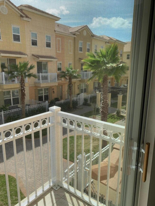 Photo - 1296 Bolton Pl