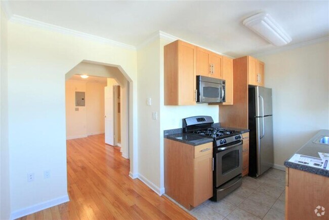 Building Photo - 64 Brattle St Rental