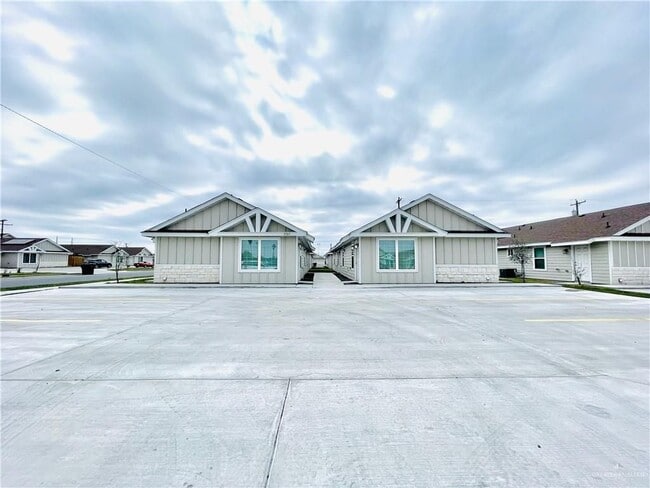 Building Photo - 2207 Northridge Ave