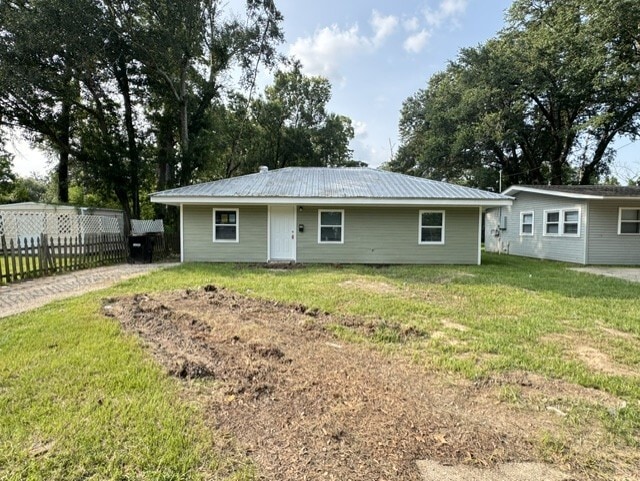 Building Photo - 135 Rosewood Dr