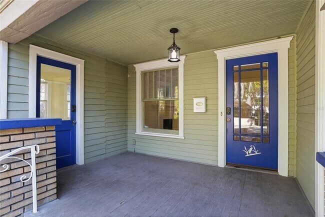 Photo - 725 8th St N