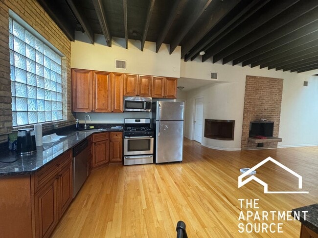 Photo - 907 W Belmont Ave Unit 2S