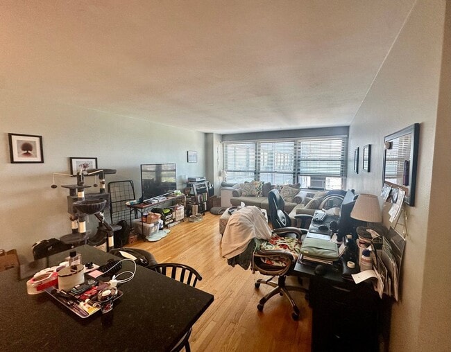 Photo - 4180 N Marine Dr Unit 1608
