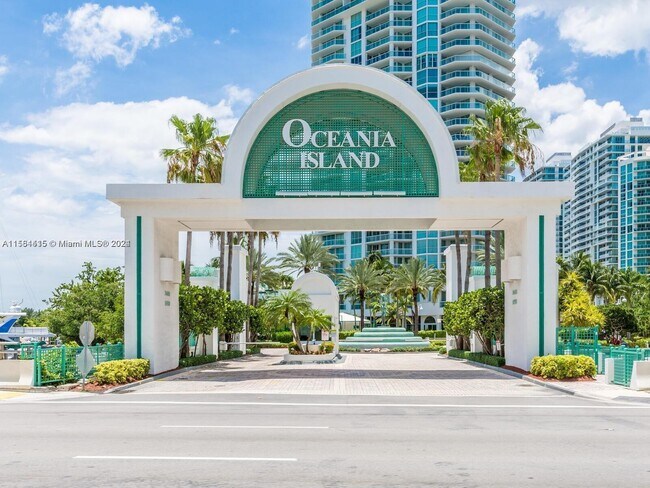 Photo - 16500 Collins Ave