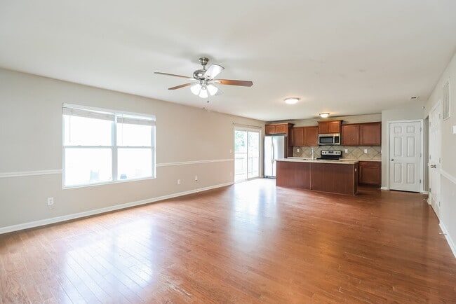 Photo - 1005 Joselynn Drive