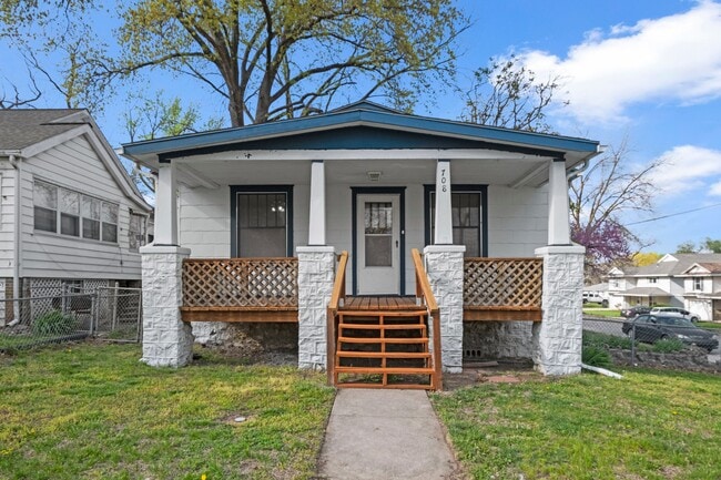 Building Photo - 708 Thornton St Rental