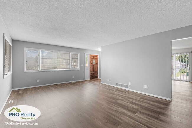 Photo - 5 Bedroom Home in Crystal