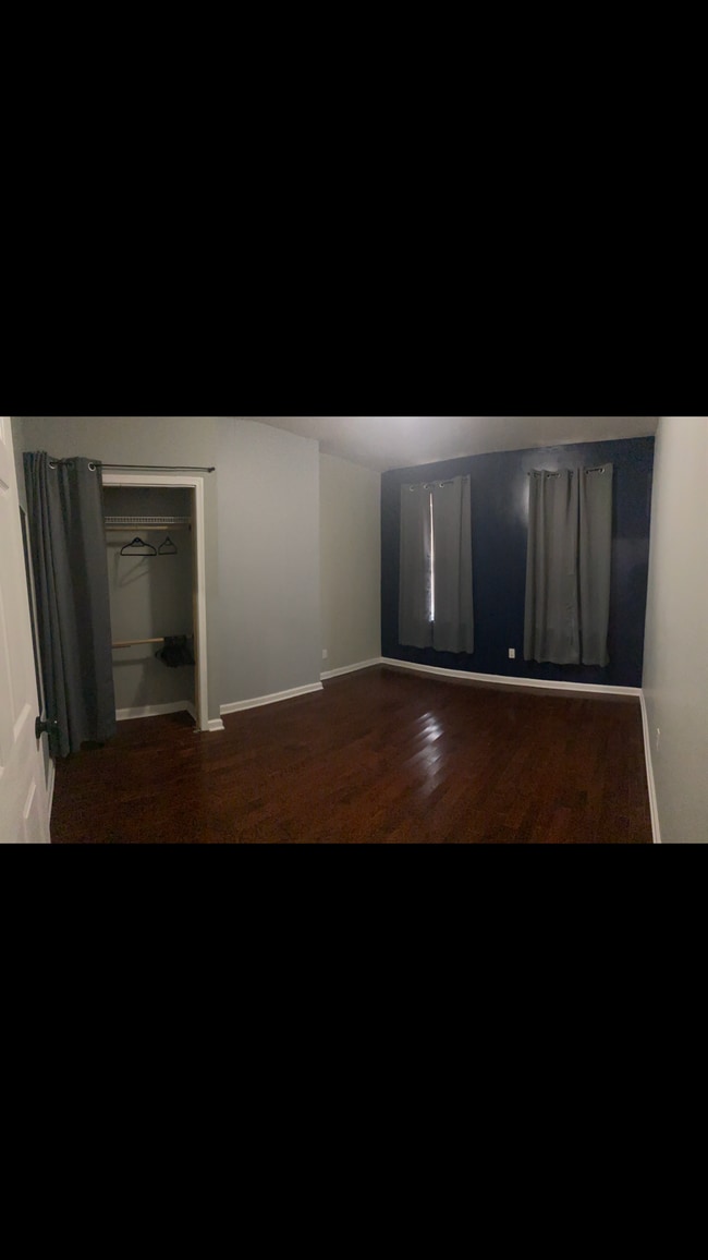 Photo - 4030 Poplar St