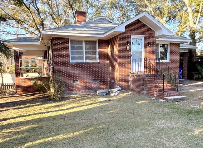 Photo - 2 Bedroom | 1 Bathroom Home – Downtown Charleston - Available NOW!