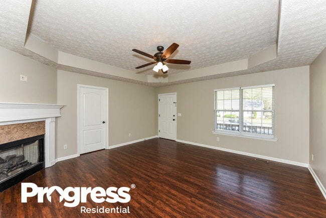 Photo - 2403 Sawmill St