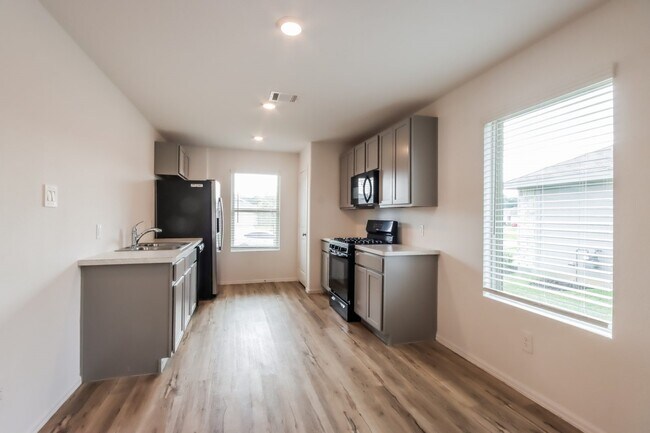 Photo - 17599 Longwood Trce Ln