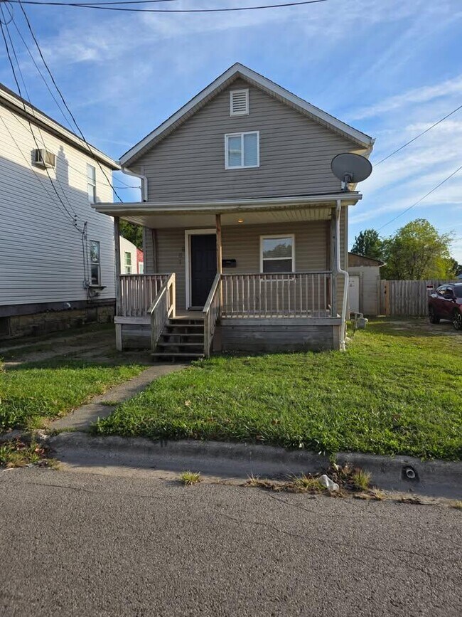Photo - 667 E Woodrow Ave