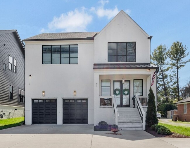 Building Photo - 5 Bedroom Home with Luxury Finishes in West End