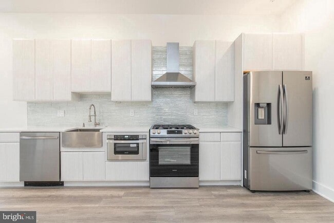 Photo - 90-94 E Laurel St Unit C